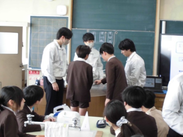 静電気の実験中