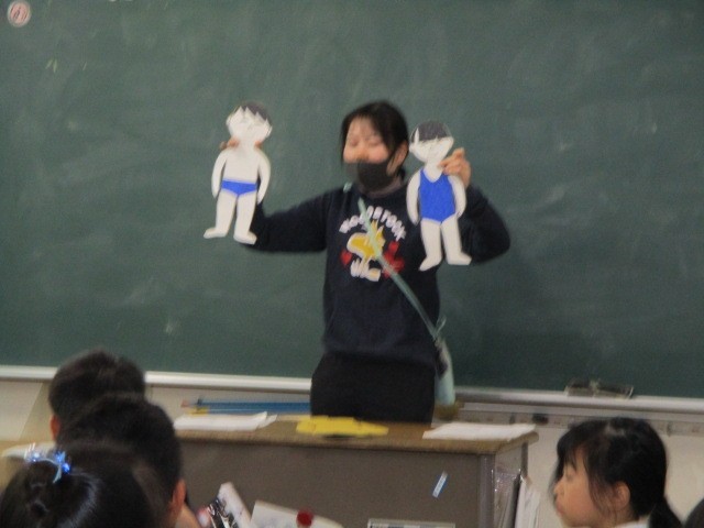 小さい頃は後ろ姿では男子か女子かわからないよね。