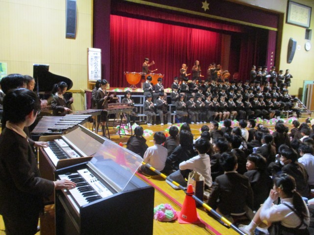 4年生「音でつながる日本の祭り」