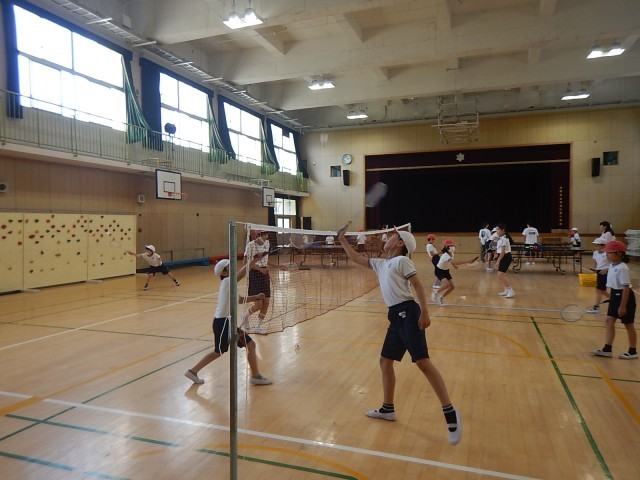 　　　室内スポーツクラブ