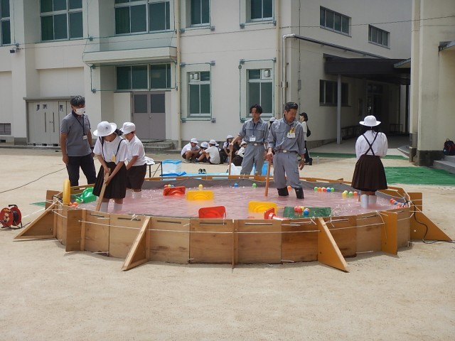 　　　　水中歩行体験
