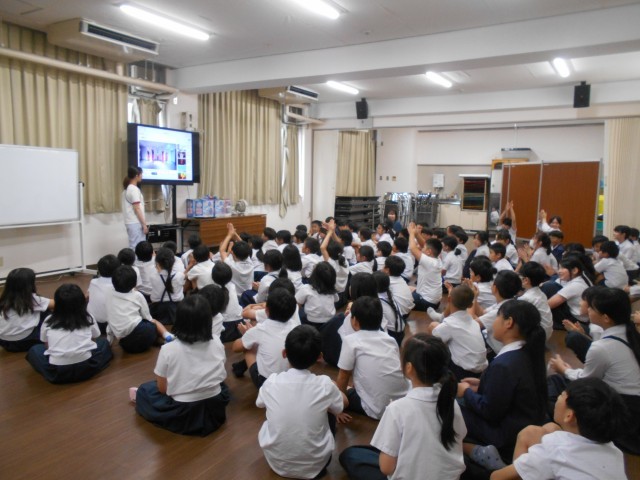 曲紹介中に早速踊ってみた♪
