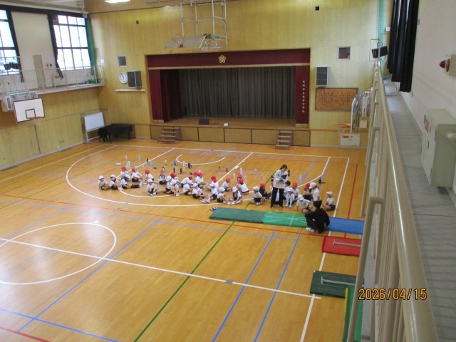 立ち幅跳びの様子