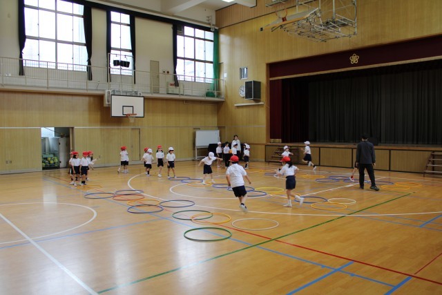 輪で運動する様子