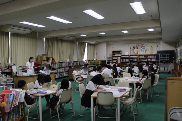 図書室での様子2