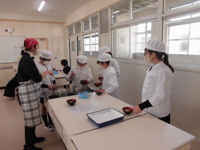 家庭科クラブ（お雑煮づくり）