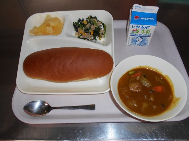 給食