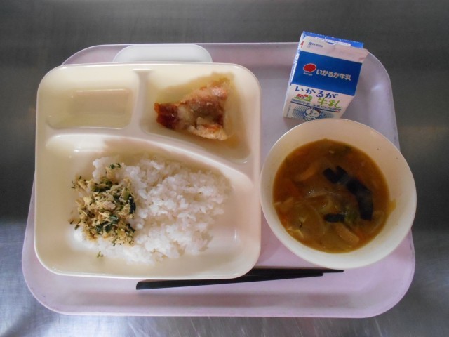 給食
