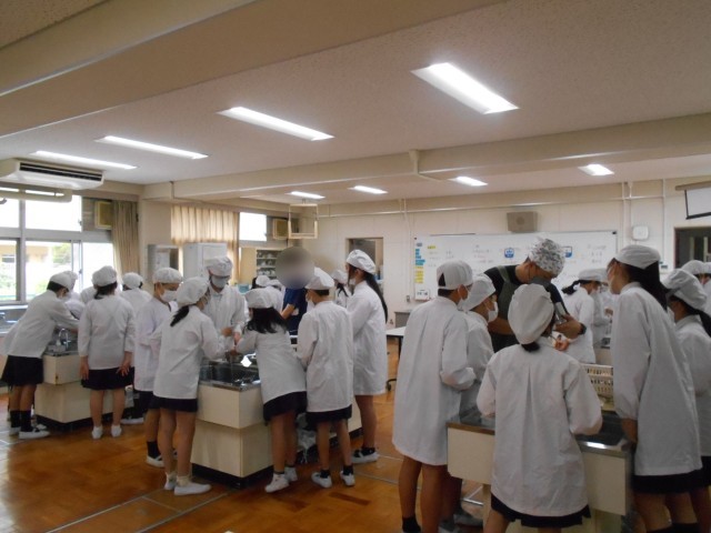 ６年