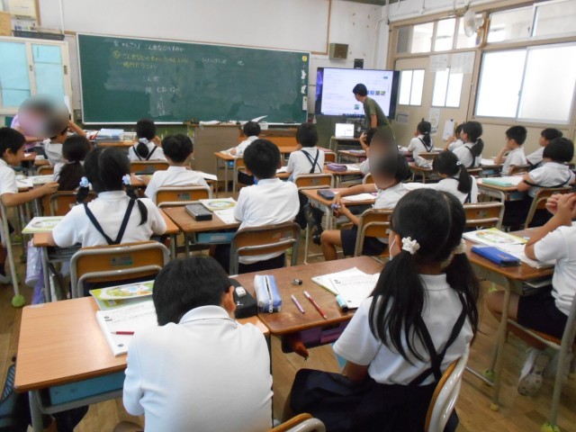 ３年
