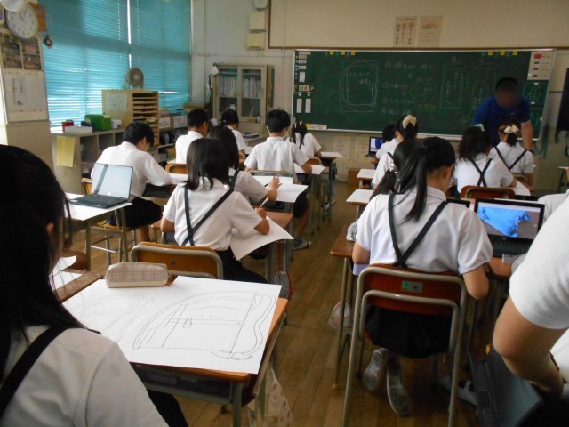 ６年