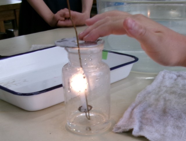 酸素の中では？