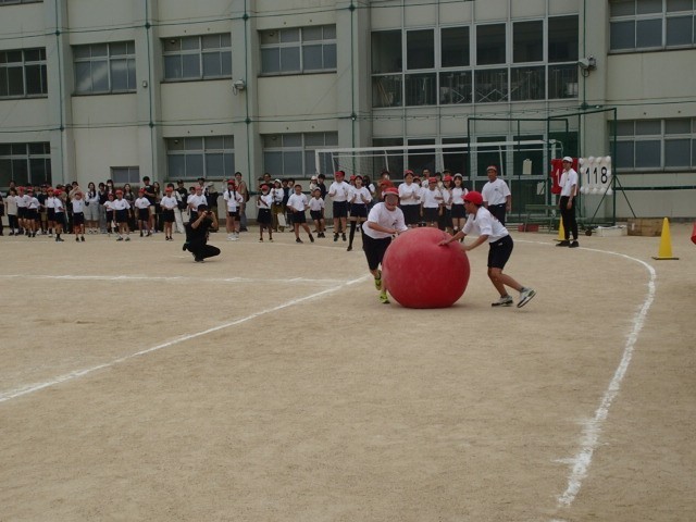 大玉転がし