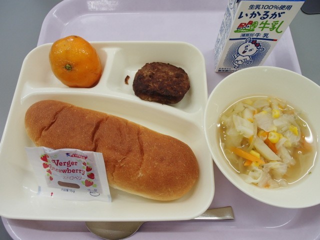 ８月２６日の給食