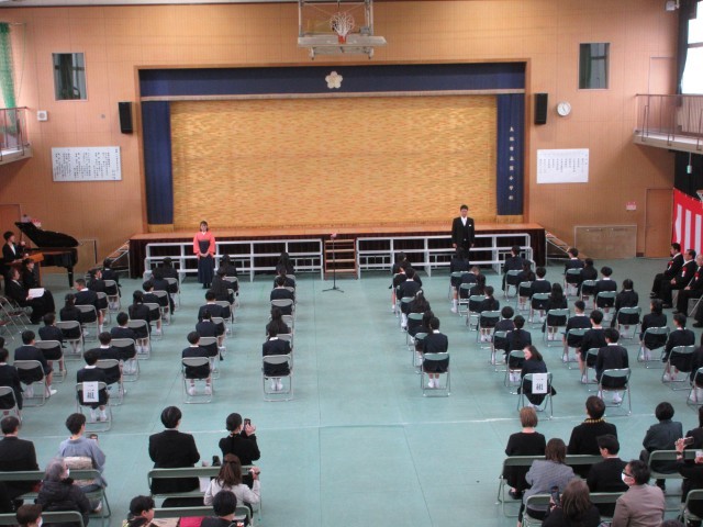 立派に卒業式を終え、退場です。