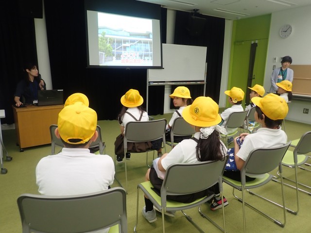 図書館見学３年
