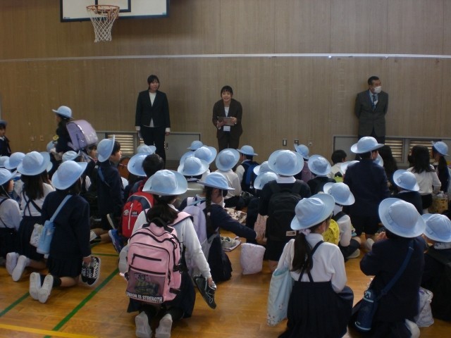 ３年クラス分けの様子