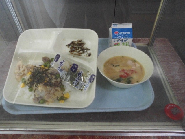 給食メニューです。