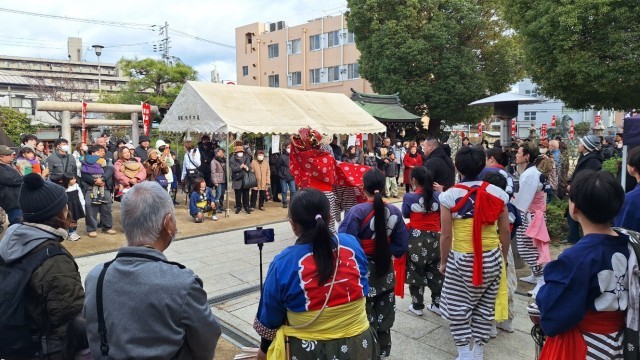 加賀屋天満宮での獅子舞です。