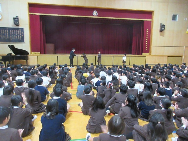 夏休みの読書感想文コンクールで表彰されました。