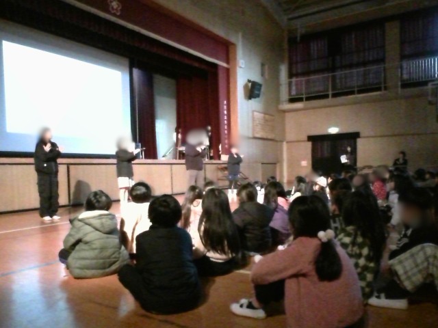 保健委員会児童による「アイのうた」