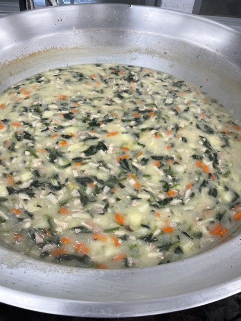 鶏肉とほうれんそうのシチュー