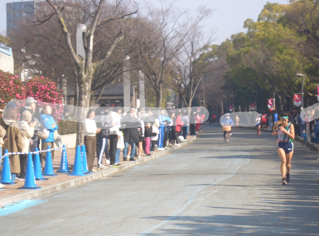 女子5区力走の様子