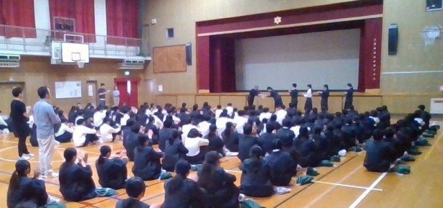 生徒会役員　認証式