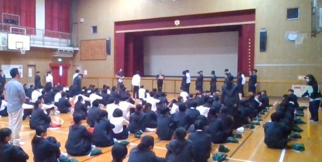 学級役員　認証式