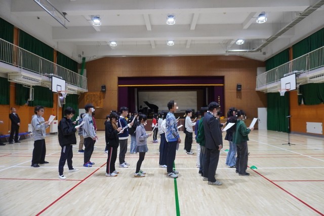 校歌斉唱