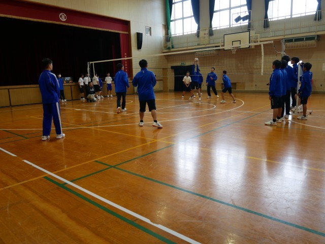 バレーのようす男子