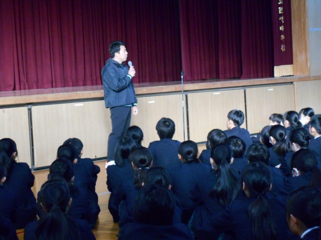 生活指導の梶山先生から、防寒着について