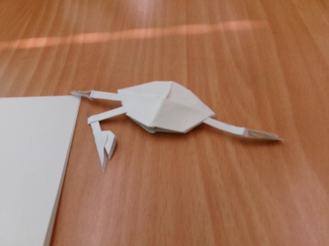 紙での応用的な制作「蟹」