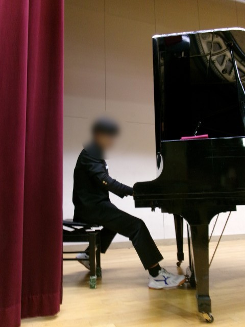 ピアノ伴奏の様子