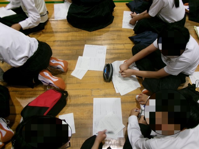 友達のいいところを書いています