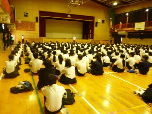 全校集会の様子