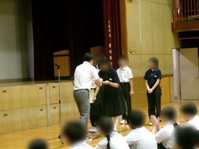 賞状伝達の様子