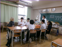 取材を受けている様子