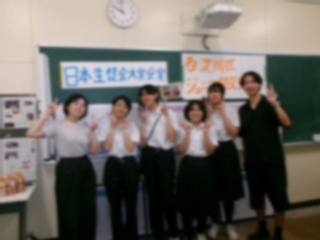 設営終わりの集合写真