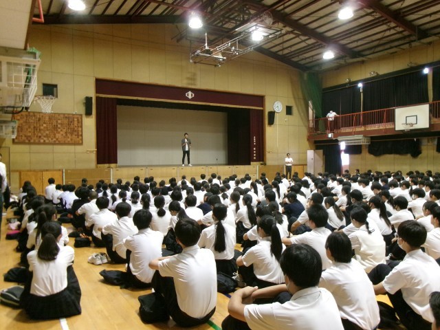 全校集会の様子