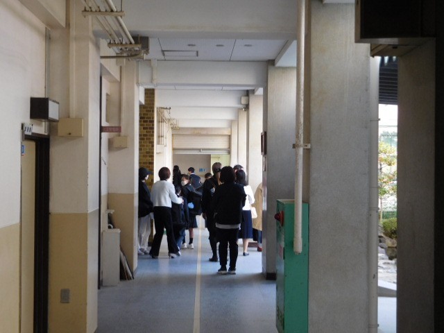 １年生は各クラスへ集合します。