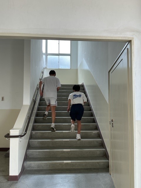 バスケットボール部　先輩の背中を追いかけています