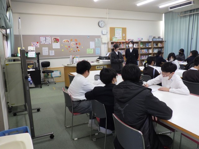 イラスト文芸部の様子です。