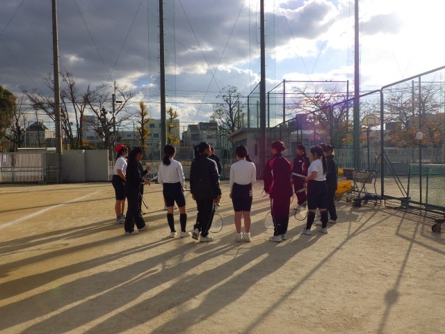 ソフトテニス部の様子です。