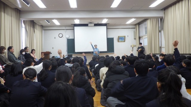 夜間学級の先生にお越しいただきました