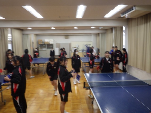 女子体育　卓球