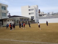 サッカーしています。