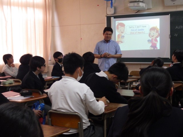 2年生英語C-NETの先生の授業です。