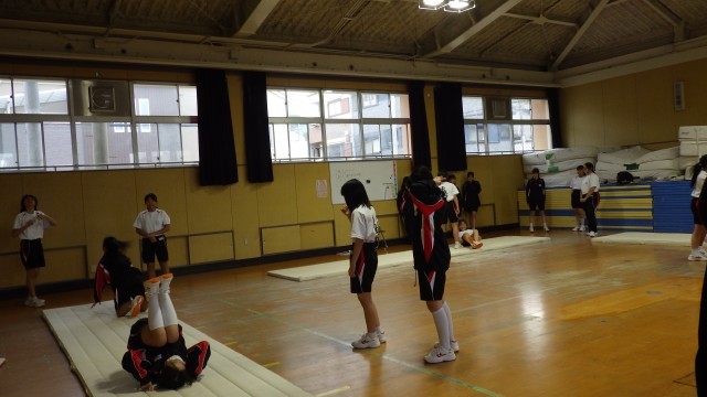 女子マット運動