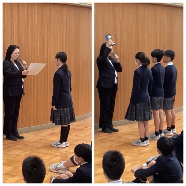 表彰状などを渡される6年生女子（左）とミニバスチームの６年生３人